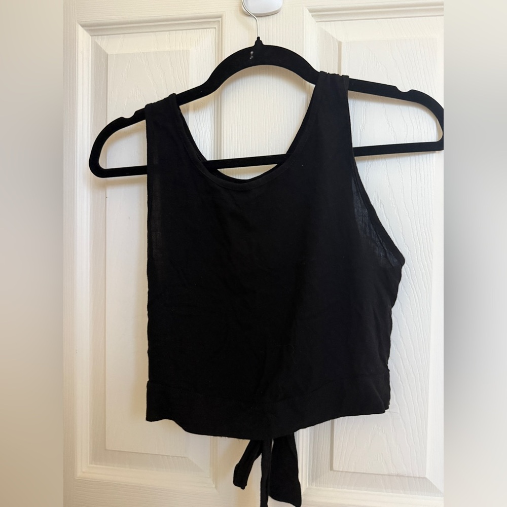 SOLD ELSEWHERE Black Sleeveless Crop Top, Size Small
